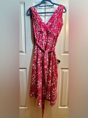 Women's Sleeveless Pink Paisley V-Neck Midi Dress with Self-Tie Belt